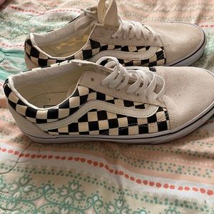 Nice Pair Of Vans White Checkers Shoes (worn few times) size 8 men’s